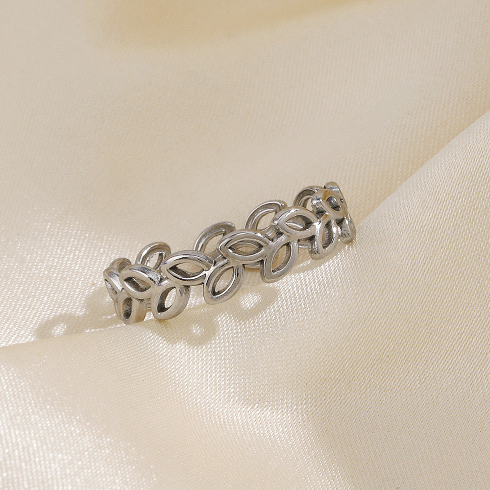 Leaf design stainless steel tarnish fee adjustable size ring