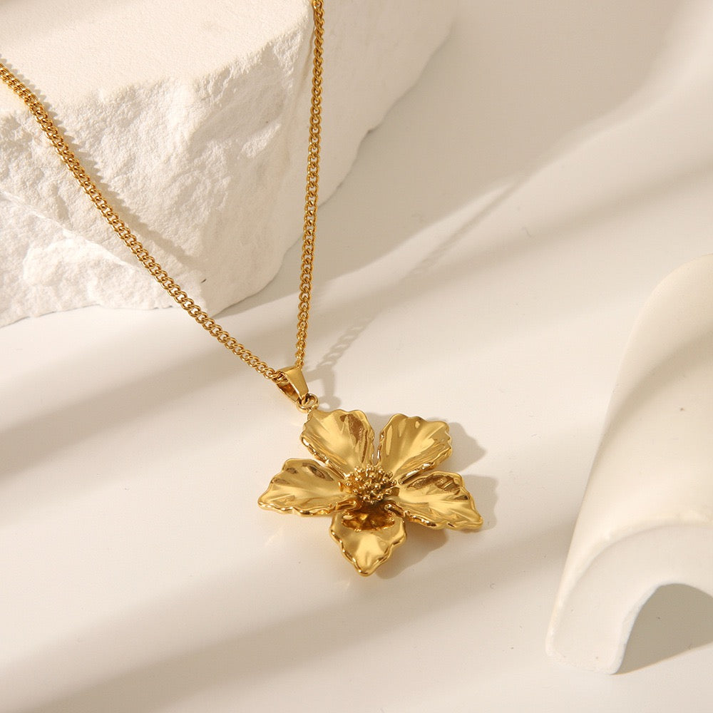 Five-petaled flower exquisite design for any season  stainless steel tarnish free water resistant necklace