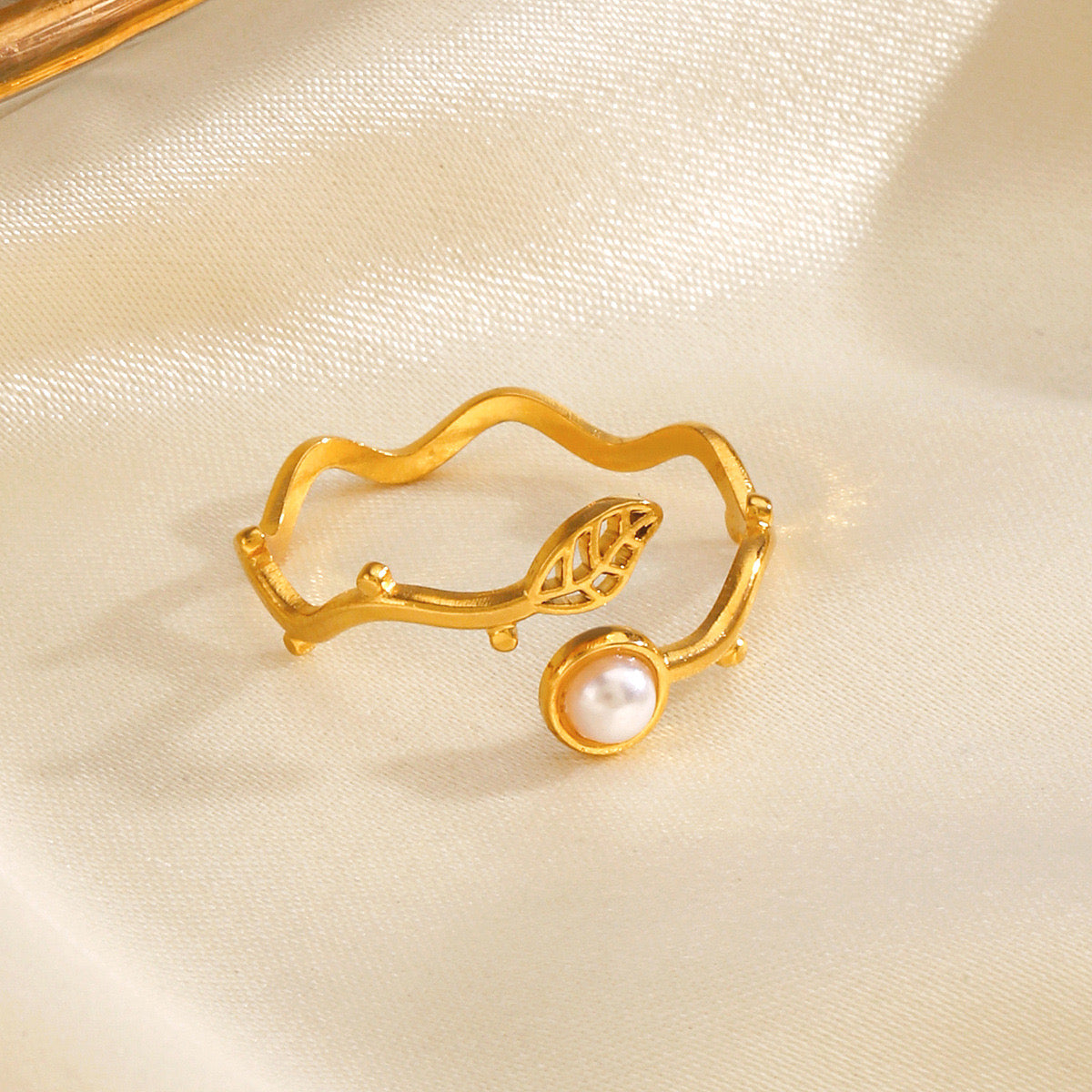 Pearl with leaf nature design adjustable stainless steel water resistant ring